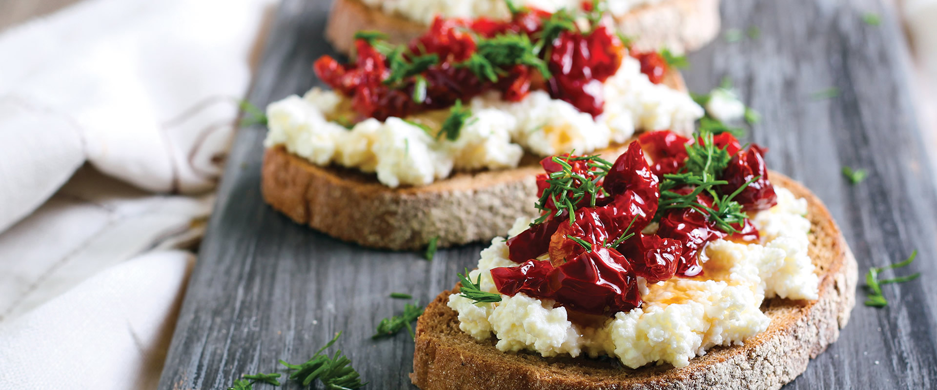 Bruschetta à la ricotta et aux tomates séchées