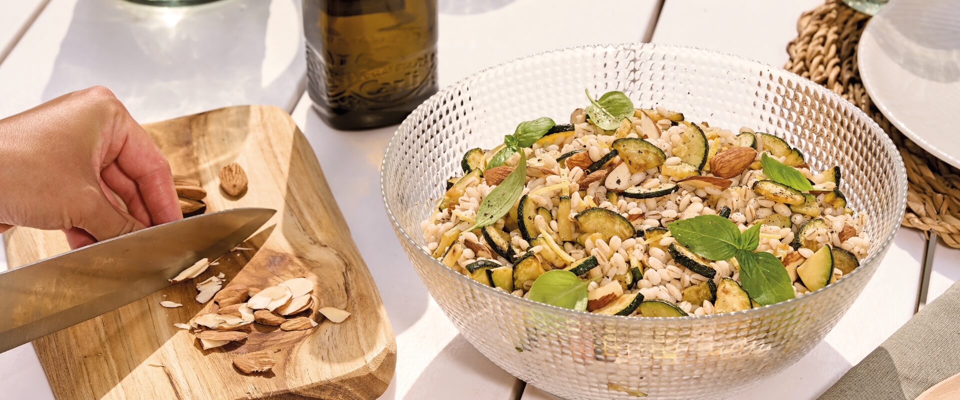 Salade d'orge, courgettes, amandes et citron