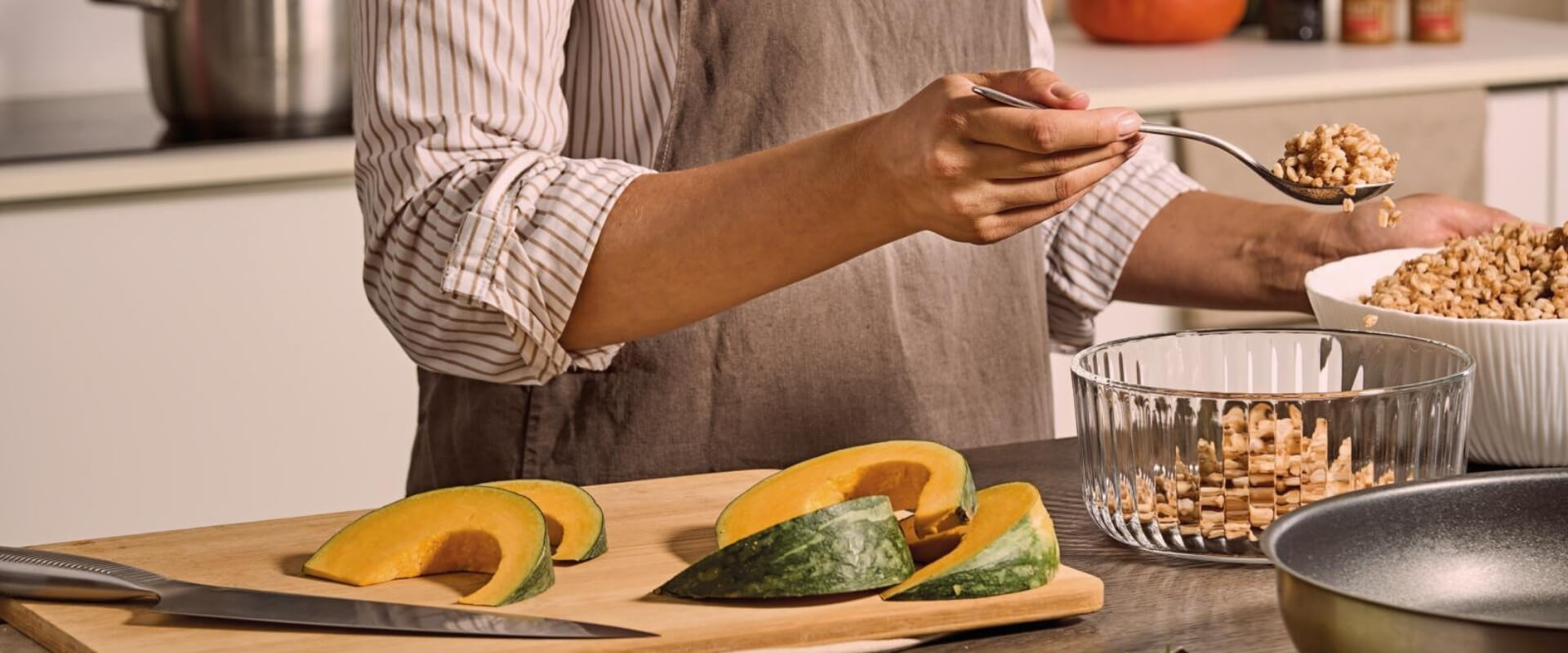 Préparation de courge et de céréales pour le meal prep