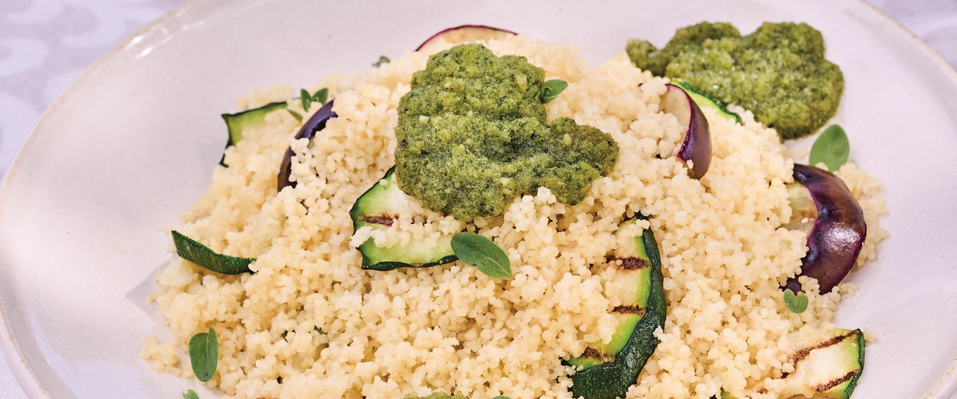 salade de couscous au pesto, aubergines et courgettes grillées