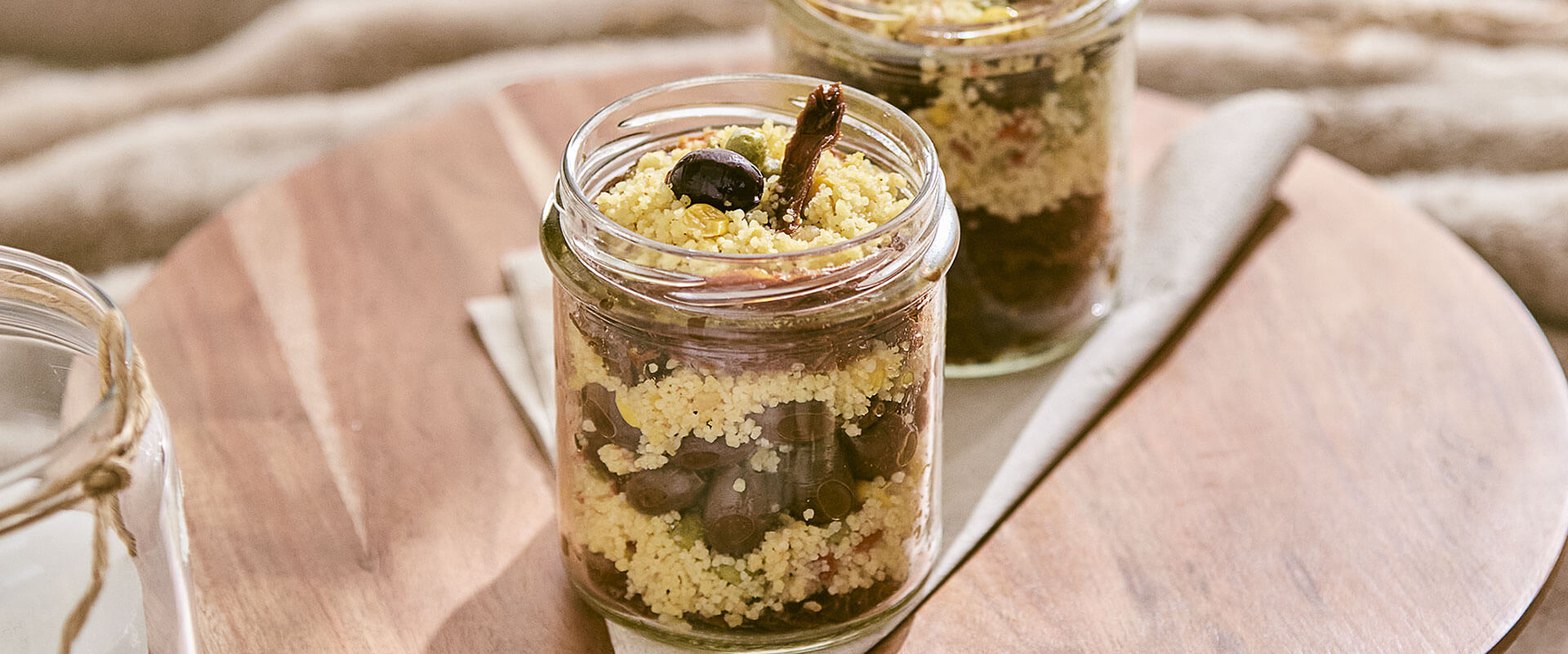 Couscous méditerranéen en bocal avec Tomates Séchées et Olives Dénoyautées