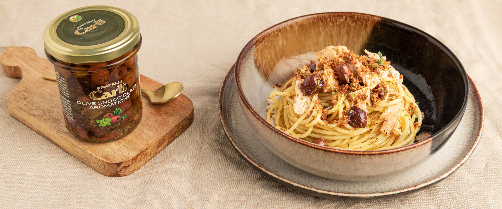 Spaghetti au thon et aux olives aromatiques dénoyautées