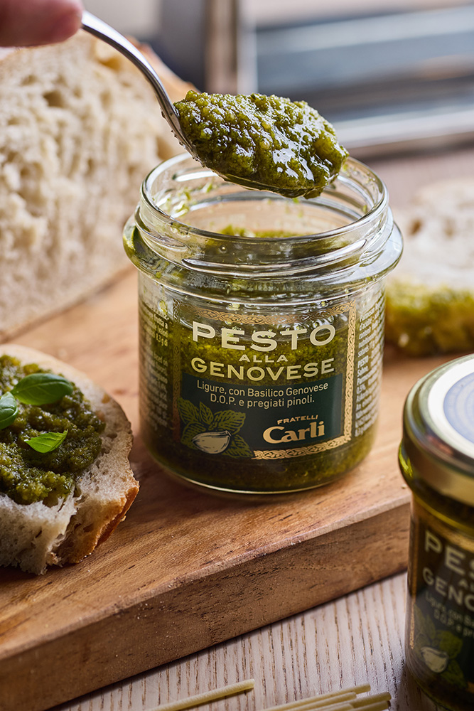 Cuillère à café de pesto génois