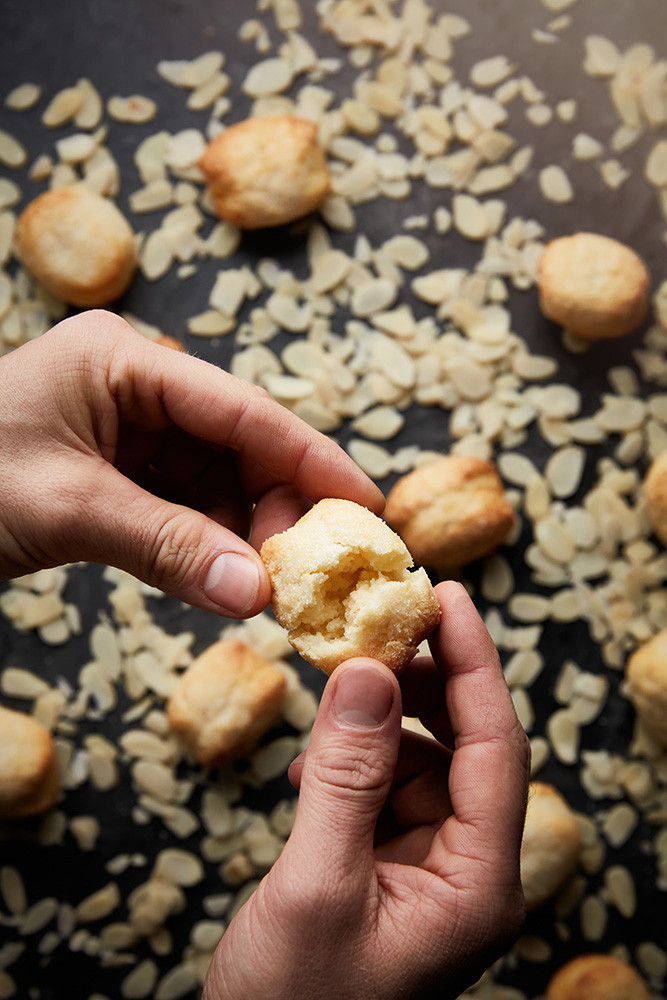 Amaretti biscuits